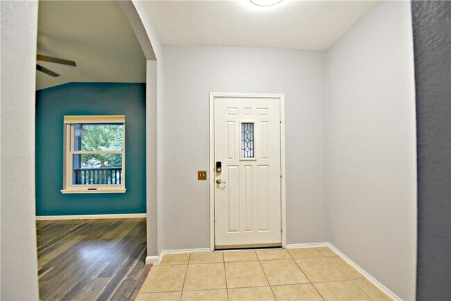 Building Photo - 5220 English Glade Dr