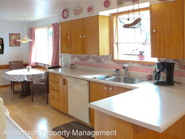 Building Photo - 2 br, 1.5 bath House - 2545 SE Ryan Street