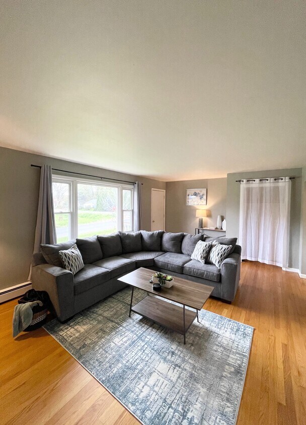 Foto principal - 2328 S Syene Rd