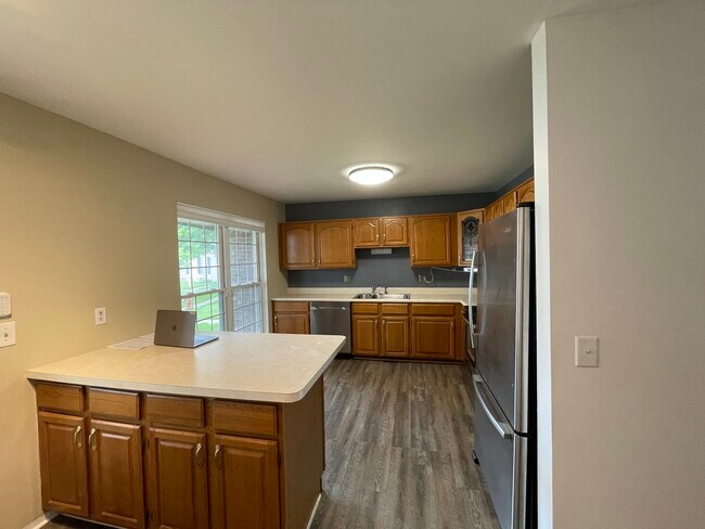 Building Photo - 36425 Park Pl Dr