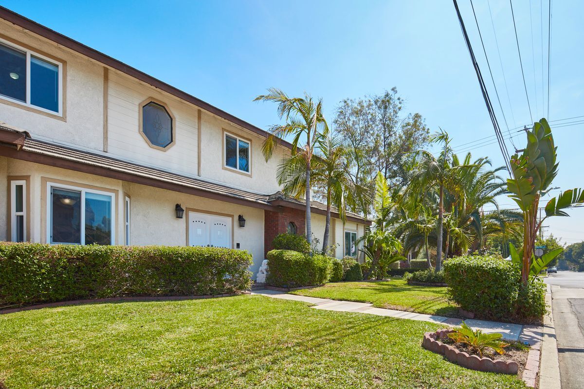 Primary Photo - 1430 Lovell Ave