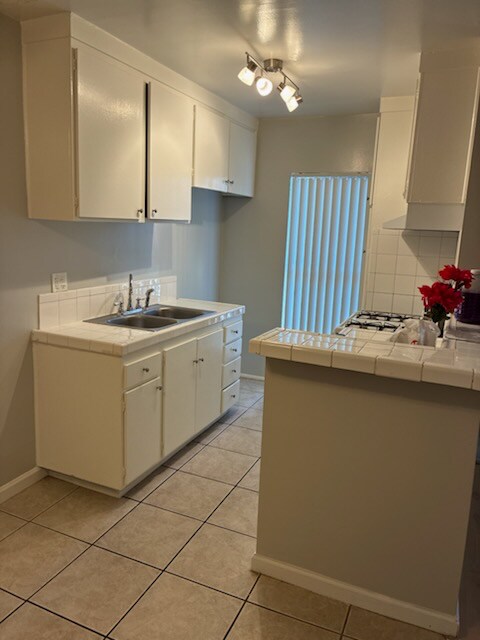 Building Photo - 563 E Arrow Hwy