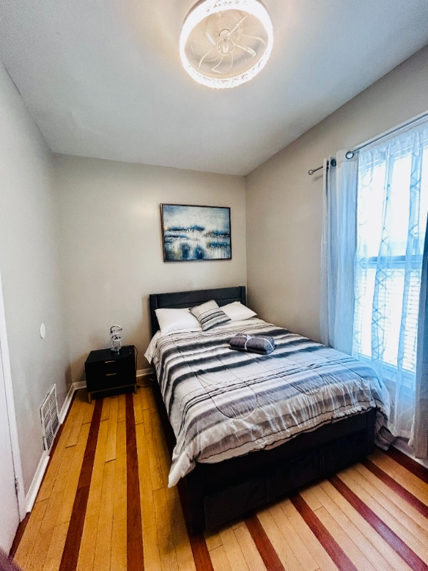 Foto del edificio - 7353 S Kenwood Ave