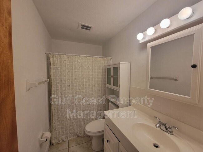 Foto del edificio - 4512 86th St Ct W