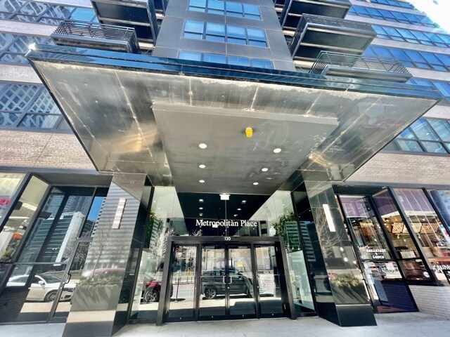 Foto del edificio - 130 S Canal St