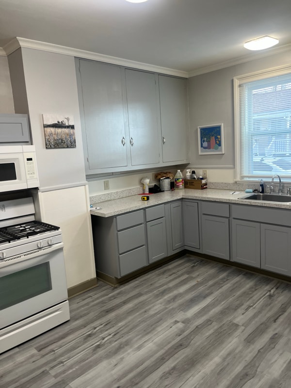 Building Photo - 302 E Elm St