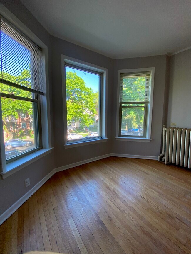Building Photo - 4114 N Paulina St