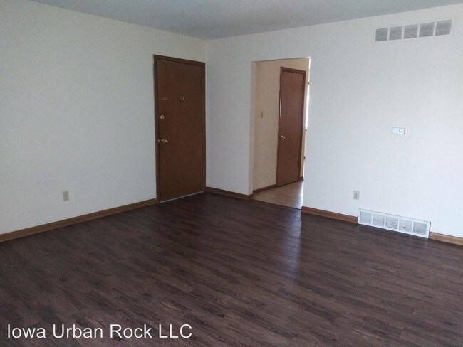 Building Photo - 2401 Rocklyn Dr