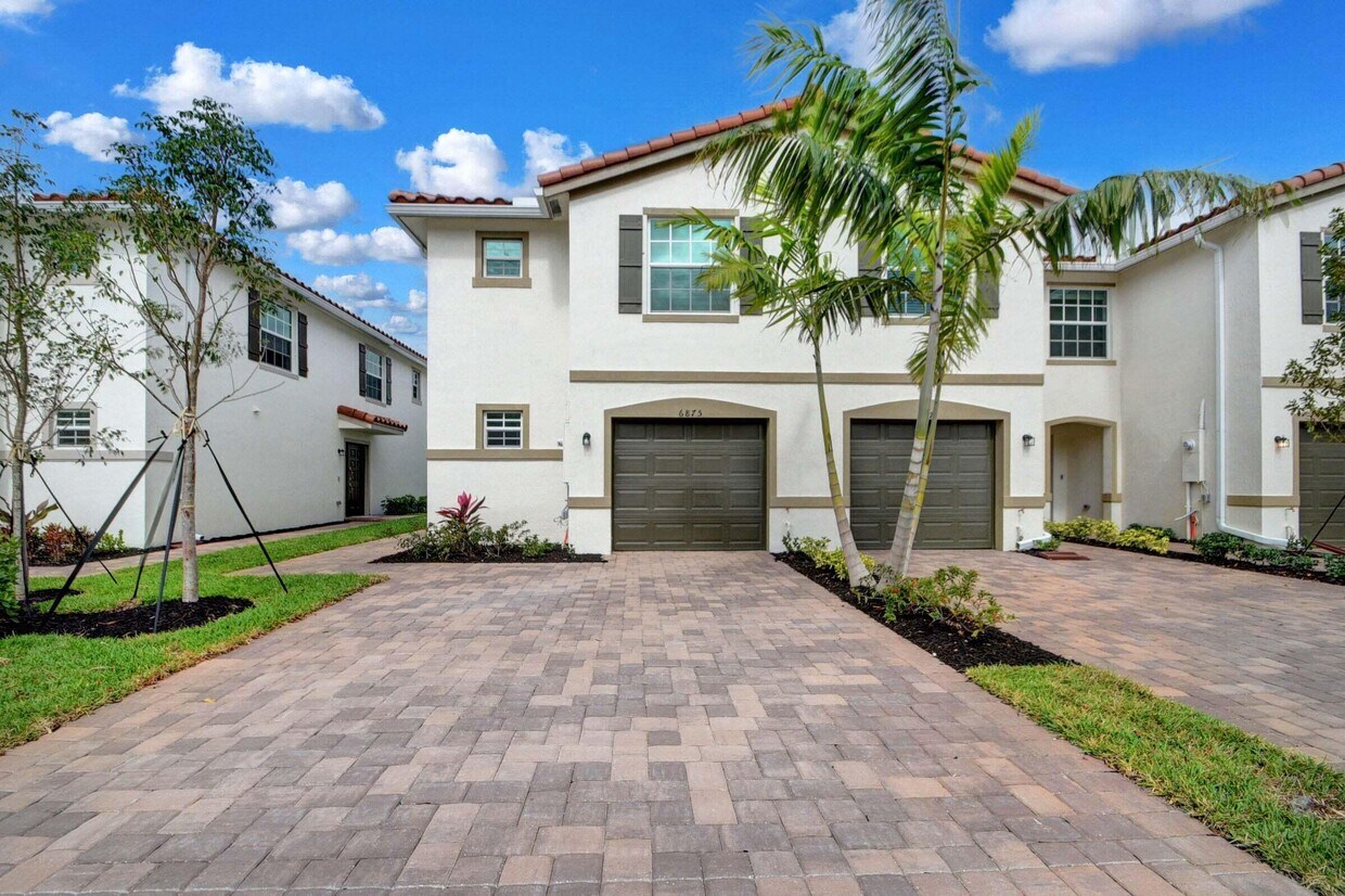 Foto principal - 6742 Broadwater Ln