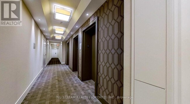 Photo du bâtiment - 9201 Yonge St