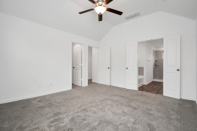Foto del edificio - 15822 Kinlough Dr