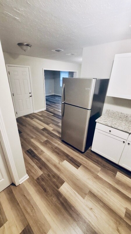 Foto principal - 4823 Donnybrook Ave