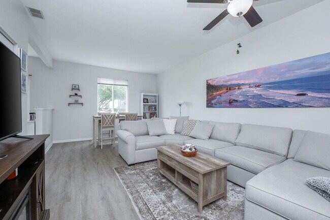 Building Photo - 1211 Arapaho Ct