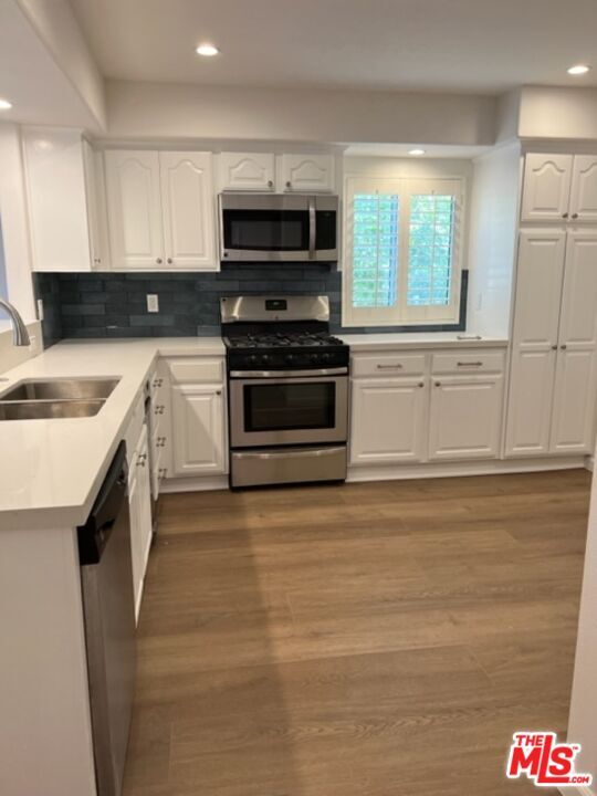 Foto del edificio - 10700 Bloomfield St