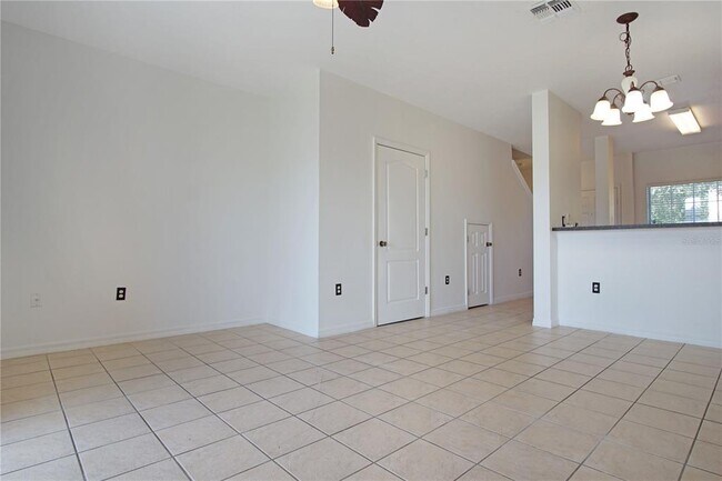 Building Photo - 968 Chelsea Dr