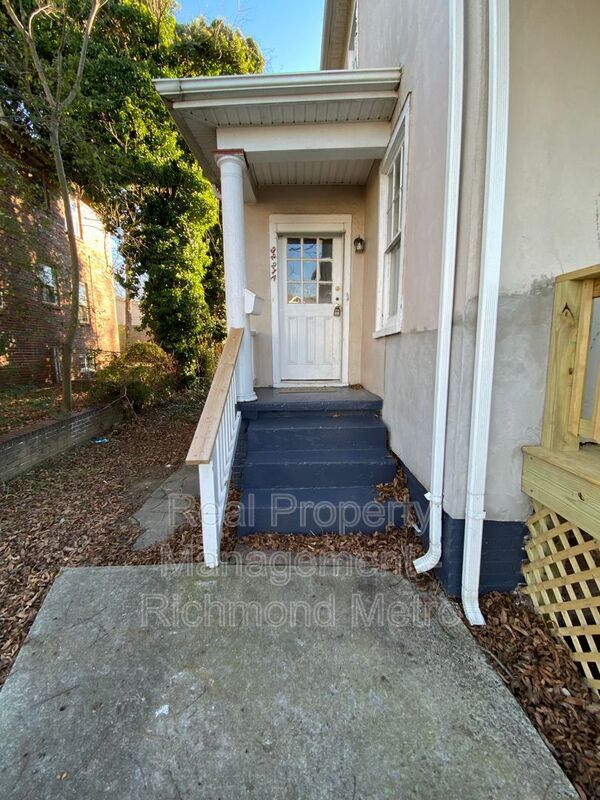 Building Photo - 3221 Hanes Ave