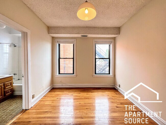 Foto del edificio - 3523 N Racine Ave