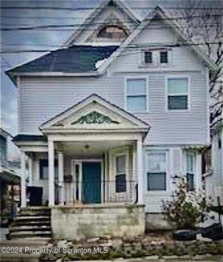122 Birkett St, Carbondale, PA 18407 Room for Rent in Carbondale, PA