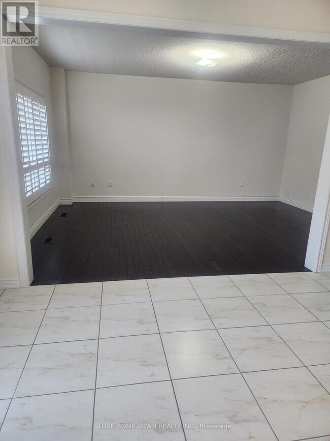 Building Photo - 714 HALBERT Dr