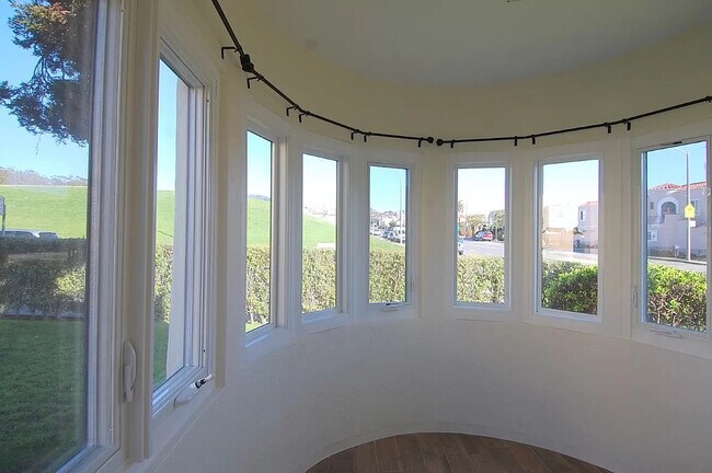 Bonus Office space - 3110 Ocean Ave