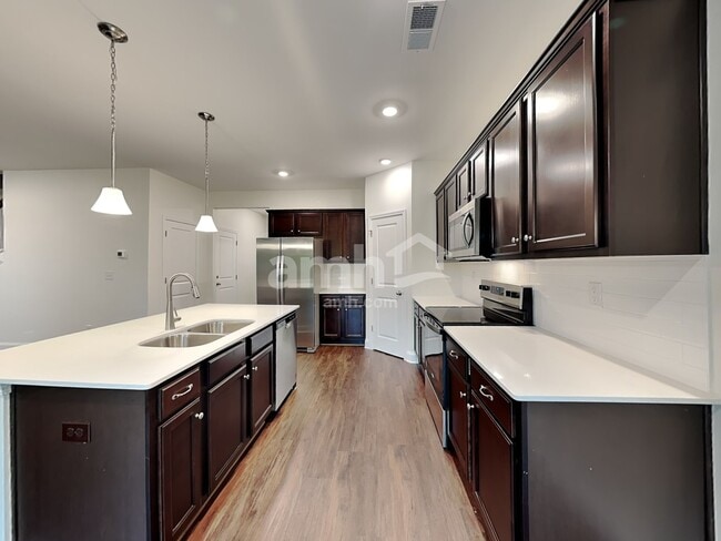 Building Photo - 607 Rivermist Dr