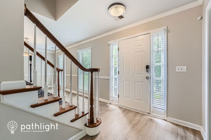 Foto principal - 2596 Loring Rd NW
