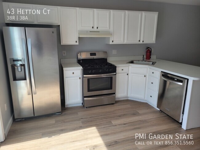 Foto del edificio - For Rent 3 bedrooms 2.5 bathroom $2500/mo