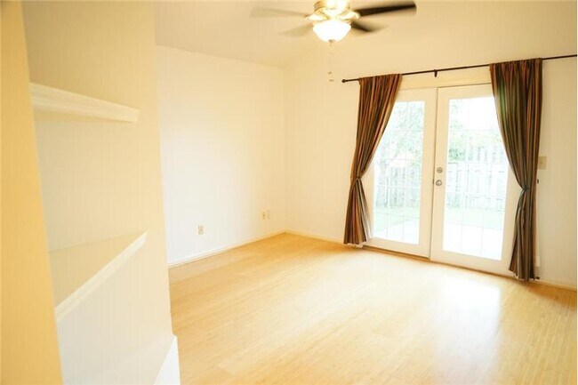 Building Photo - 4212 Kensington Garden Ct