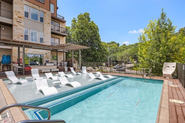 Foto del edificio - 1900 Barton Springs Rd