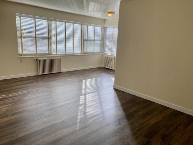 Foto del edificio - 1 bedroom in Seattle WA 98109