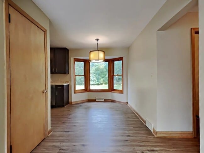 Building Photo - 7506 Columbus Ave.