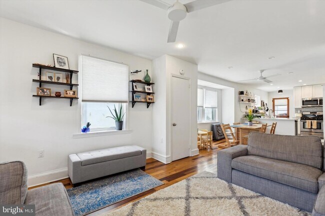 Foto del edificio - 322 Woodbine Ave