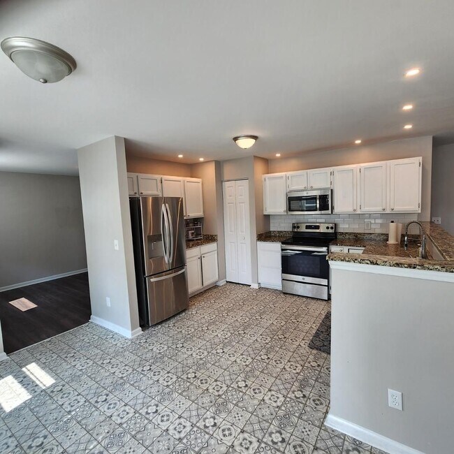 Foto del edificio - Charming 4 bedroom 3.5 bath home in North ...