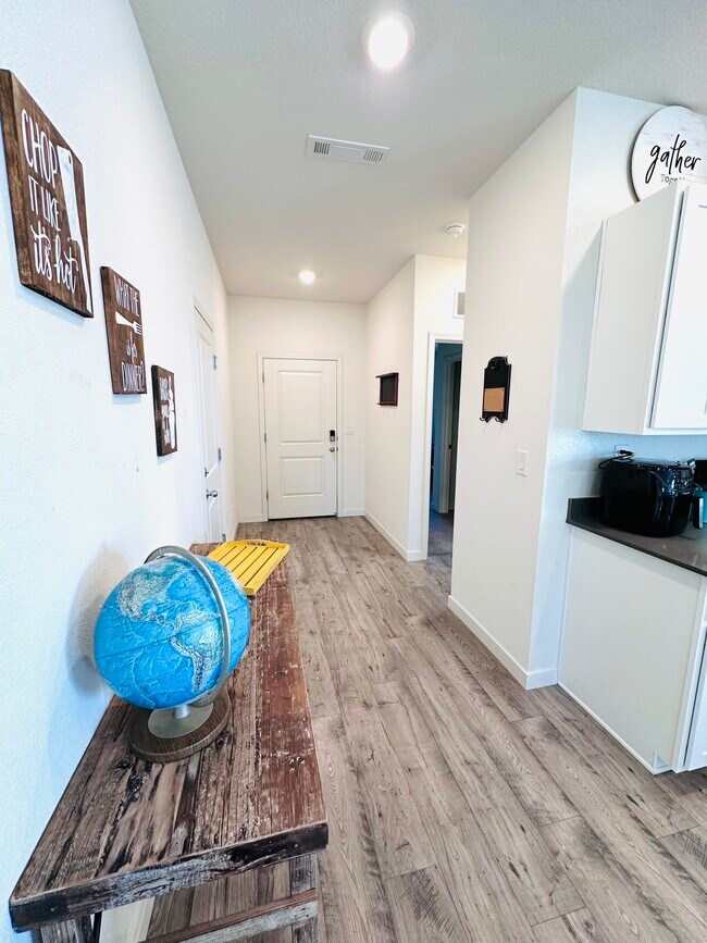 Foto del edificio - 950 Kathryn Ct