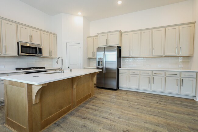 Foto del edificio - 5043 Henry Merritt St