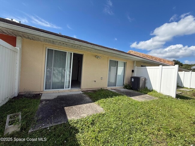 Building Photo - 635 Angela Ln