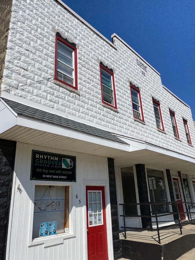 Building Photo - 65 W Main St