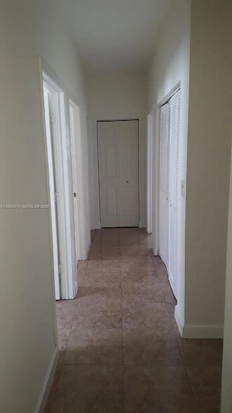 Foto del edificio - 350 NE 31st Terrace