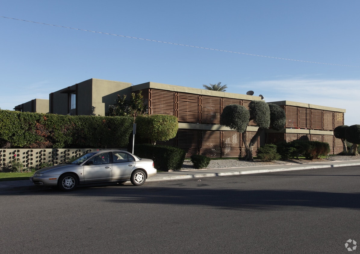 Primary Photo - Valley Plaza Apartments