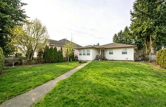 Building Photo - 7877-7168 168 St