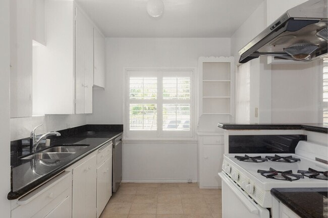 Building Photo - 2605 28th St