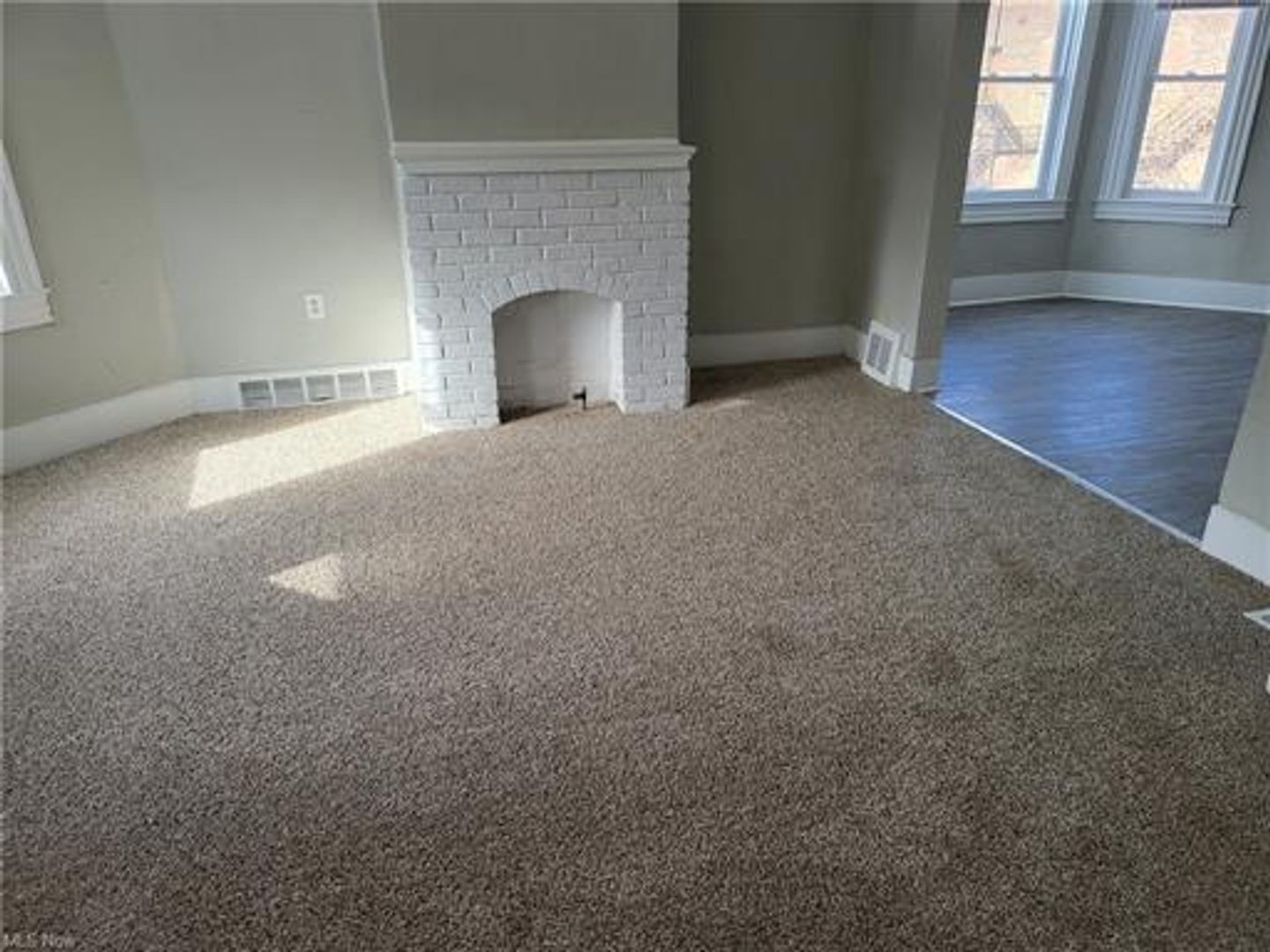 10525 Earle Ave Cleveland, OH 44108 – photo 4