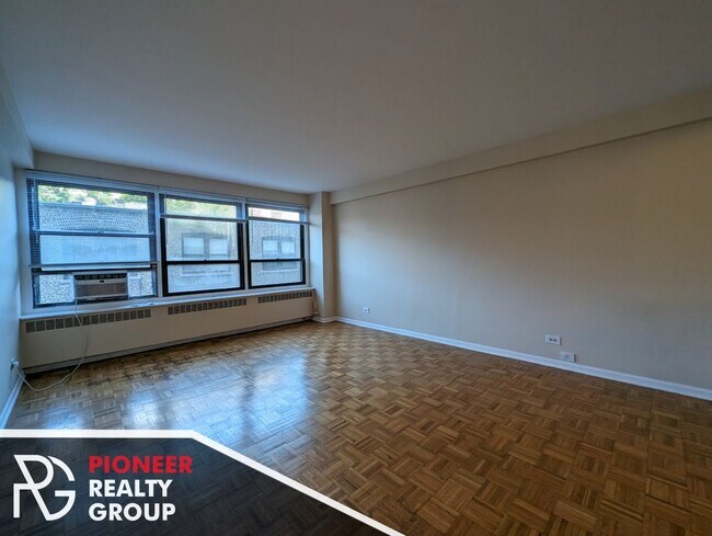 Foto del edificio - 4180 N Marine Dr