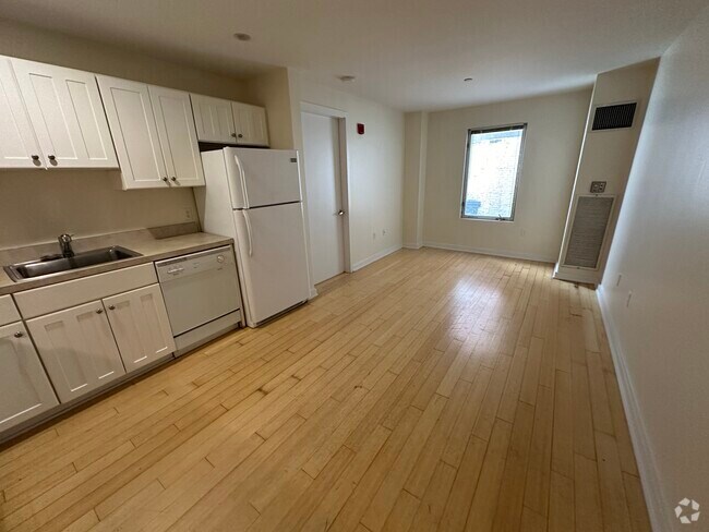 Building Photo - 5 Boylston Pl
