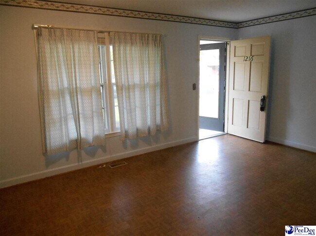 Foto del edificio - 1216 Arrowood Dr