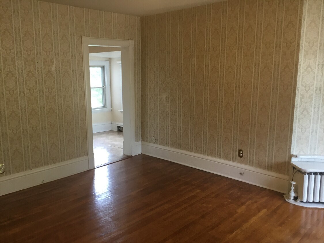 Living room - 55 S Liberty St