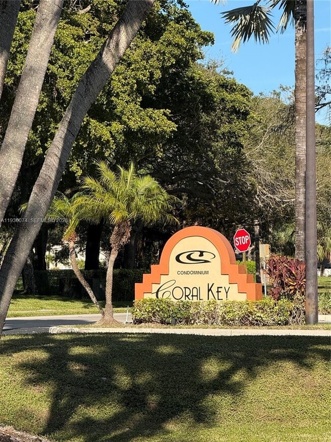 Building Photo - 3350 Pinewalk Dr N