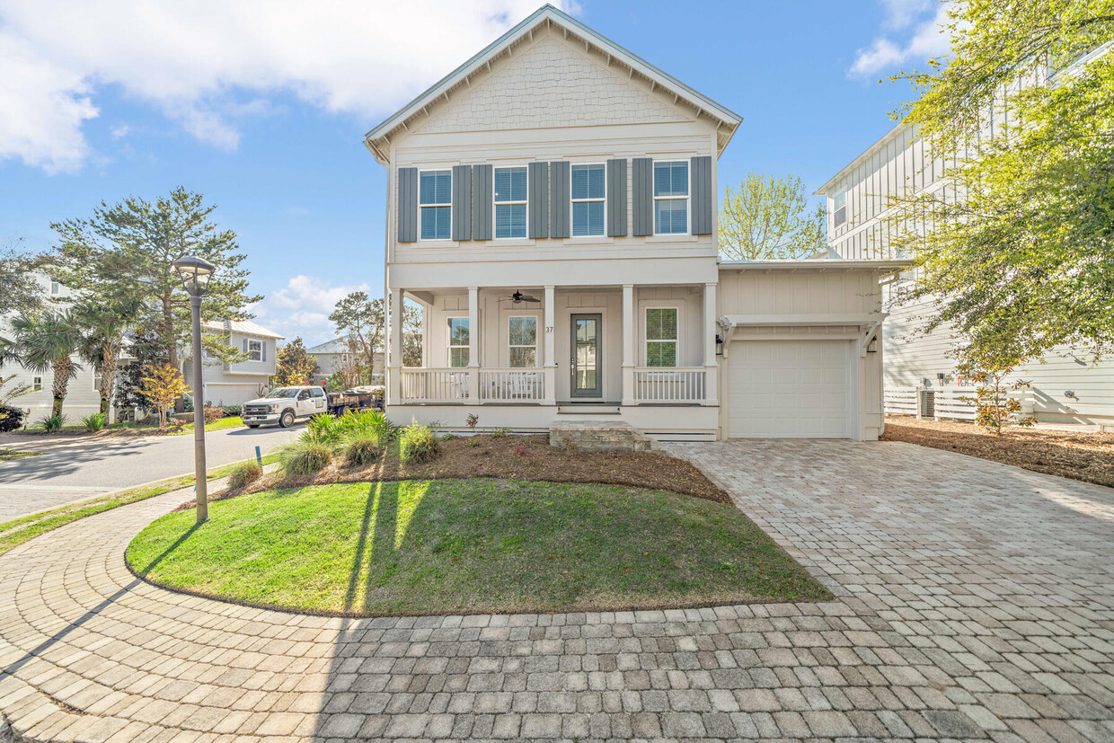 Primary Photo - 37 Grande Pointe Dr