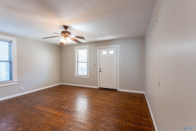 Foto del edificio - 1421 Rison Ave NE