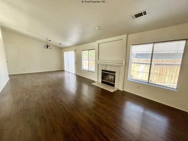 Building Photo - 1779 Birch Ct